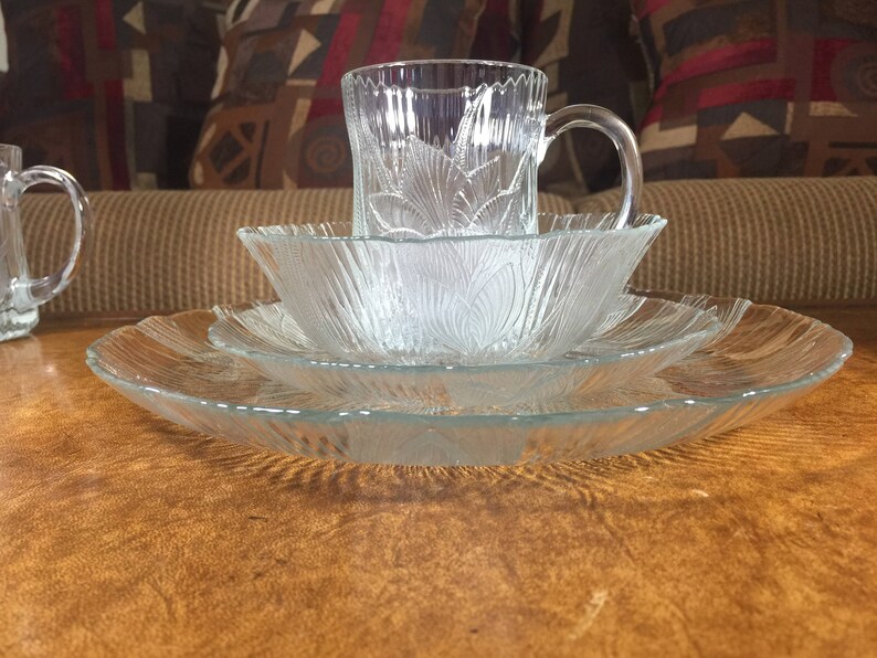 Cereal Bowl and Mug Set of 4 Arcoroc Canterbury Floral Crocus Design In