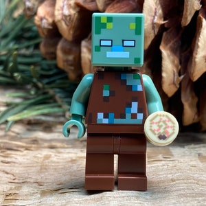 Drowned Zombie Holding Nautilus Shell - MC, Genuine LEGO® Minifigure
