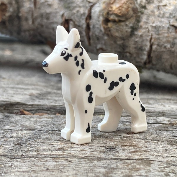 Alsatian / German Shepherd Dog with Black Eyes, Nose and Spots Pattern - Genuine LEGO® Animal