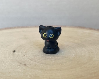 Baby Kitten, Black, Sitting with Yellow Eyes and Coral Tongue (Pluto) – Genuine LEGO® Animal