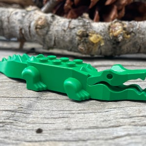 Green Alligator / Crocodile with 8 Teeth - Genuine LEGO® Animal