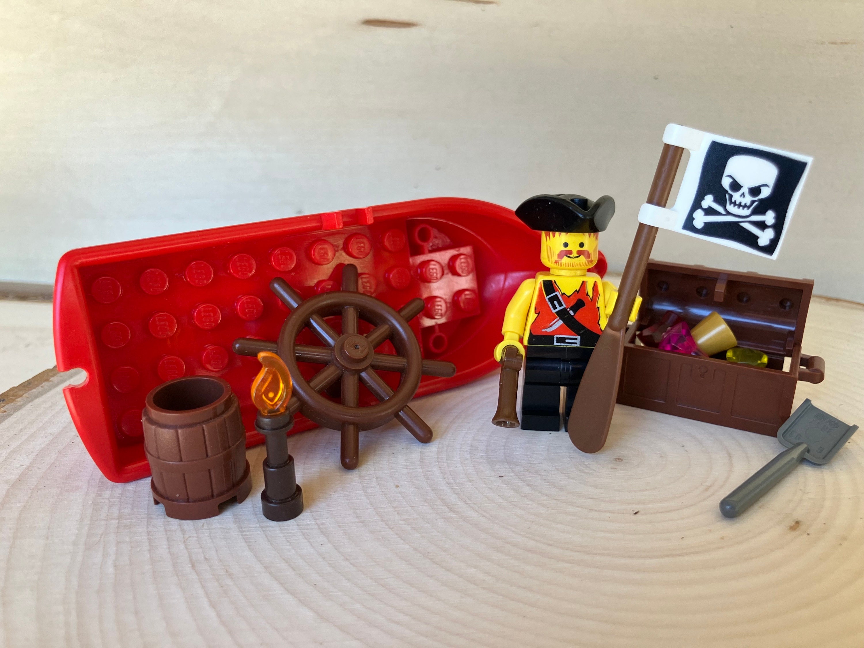 Lego pirate hideout hotsell