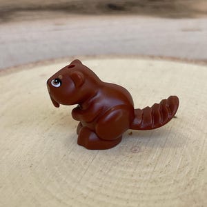 Reddish Brown Beaver with Nougat Eyes – Genuine LEGO® Animal