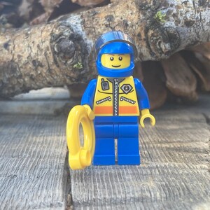 Lego® CTY0809, CTY809 minifigure City, woman, coast guard, blue legs