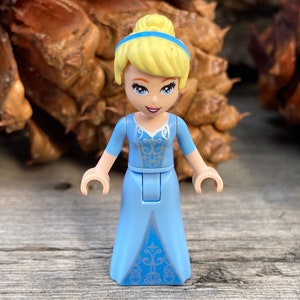 Cinderella wearing a Two-Colored Dress and Brown Eyebrows - Disney Princess, Genuine LEGO® Minifigure