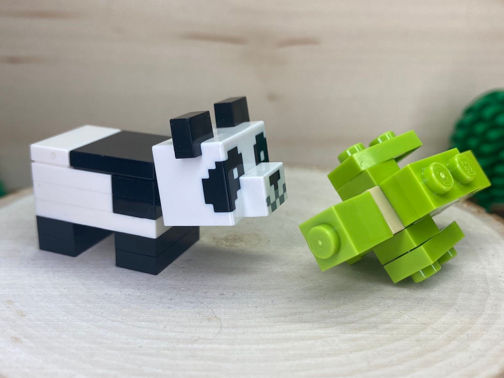 Minecraft Baby Panda avec un bâton de bambou MC, Véritable animal LEGO® -  Etsy France