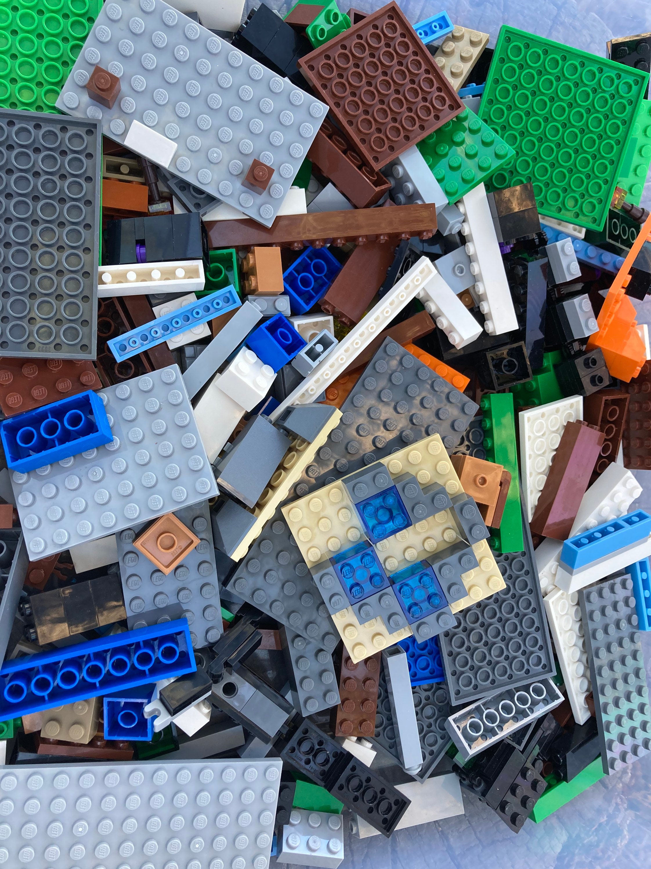 Lego Lot de 4,5 kg en vrac! Pièces et pièces aléatoires Bricks : :  Jeux et Jouets