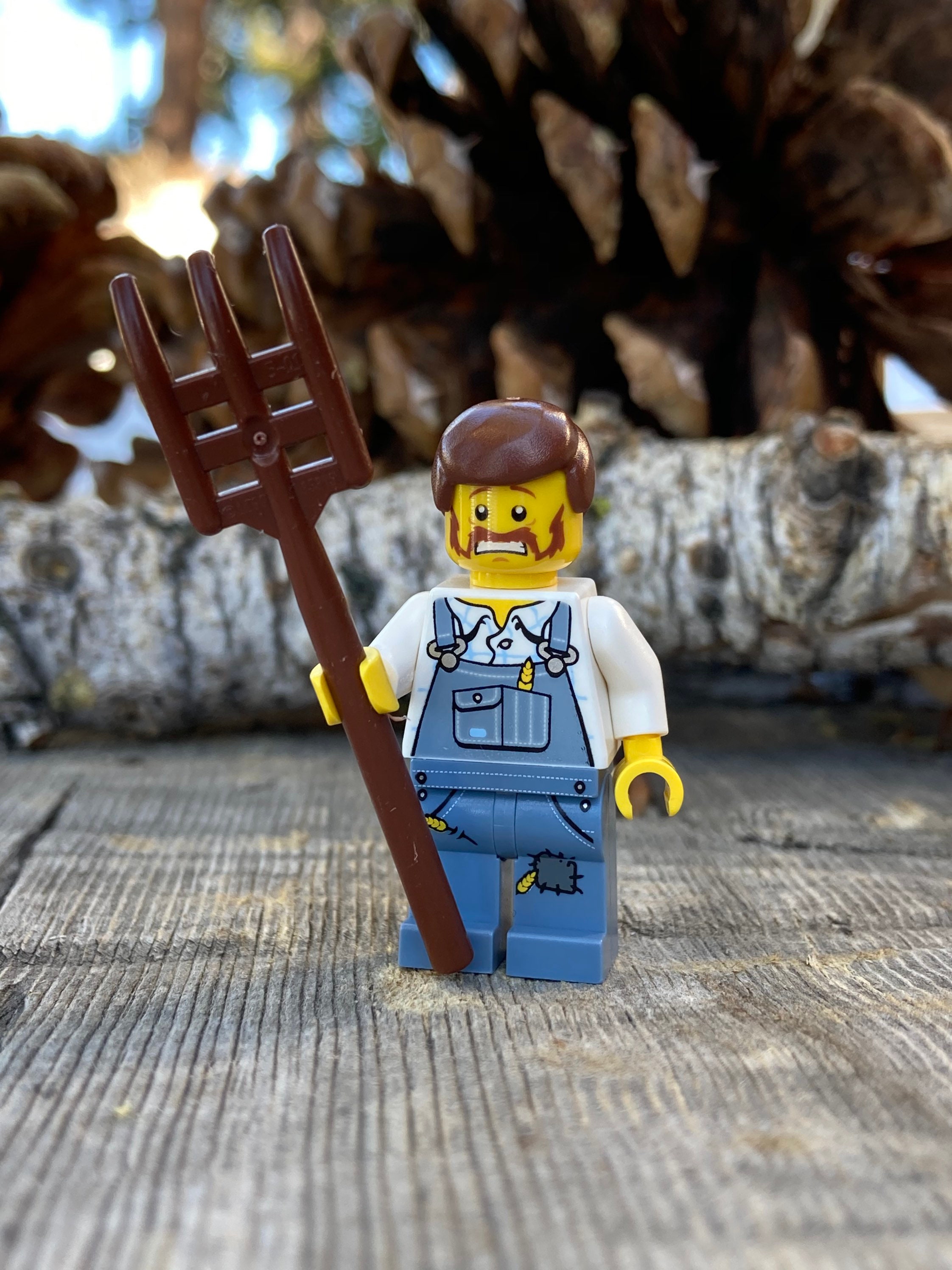 Lego pitchfork online