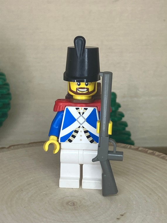 Imperial Guard With Red Epaulettes and Brown Backpack Holding a Rifle -  Castle, Genuine LEGO® Minifigure - Etsy UK