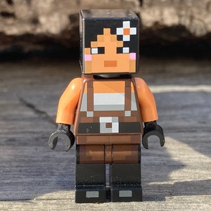 Skin 2 Pixelated, Female with Flower and Suspenders - MC, Genuine LEGO® Minifigure