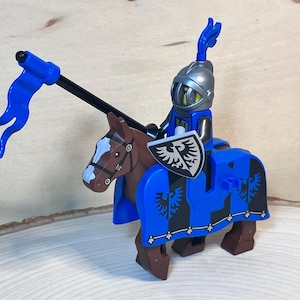 Lady Falcon Knight on Reddish Brown Horse, Blue Barding & Lance – *New* Genuine LEGO® Minifigure