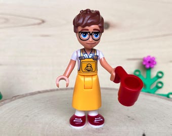 Jules in Bright Light Orange Coffee Apron – Friends, Genuine LEGO® Minifigure