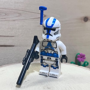 Star Wars Clone Trooper Officer 501st Legion – Genuine LEGO® Minifigure