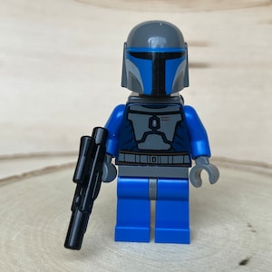 Mandalorian Death Watch Warrior holding a medium blaster, Star Wars The Clone Wars, Genuine LEGO® Minifigure