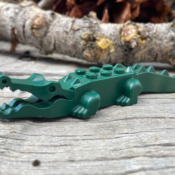 Dark Green Alligator / Crocodile with 8 Teeth - Genuine LEGO® Animal