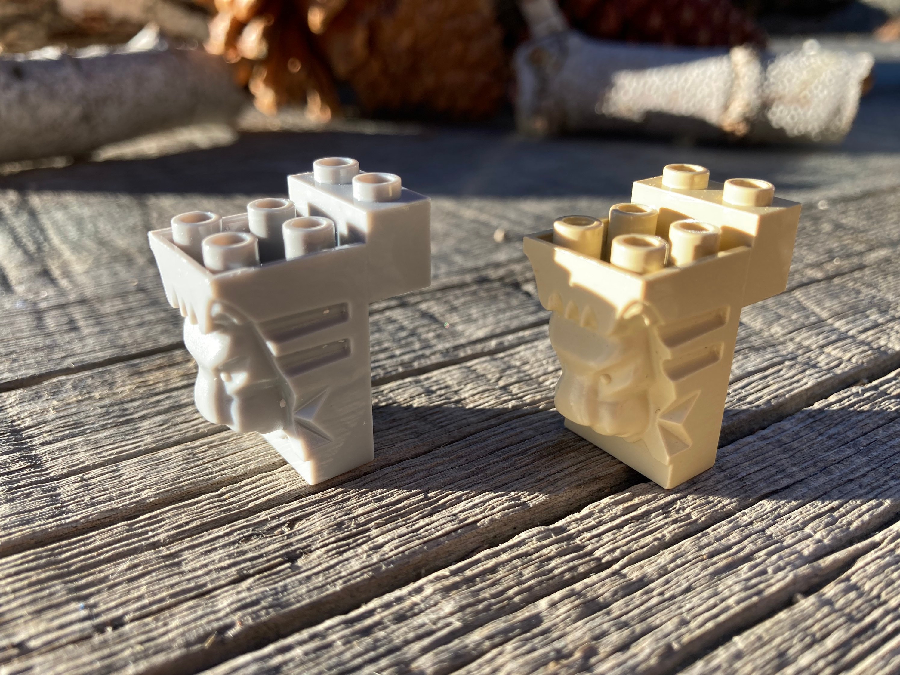 Un lot de brique 12 pièces pour faire des fabrications de marque Lego.