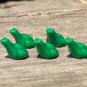 Pack of 5 LEGO® Frogs - Genuine LEGO® Animal Figures for Nature and Wildlife Scenes