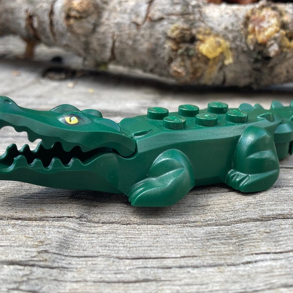 Dark Green Alligator / Crocodile with 20 Teeth and Yellow Eyes - Genuine LEGO® Animal