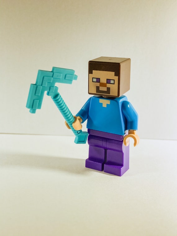 LEGO Minecraft: Steve Minifigure with Pickaxe