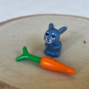 Sand Blue Bunny, Sitting with Brown Eyes, Black Nose and Mouth and White Muzzle with a Carrot - Genuine LEGO® Animal