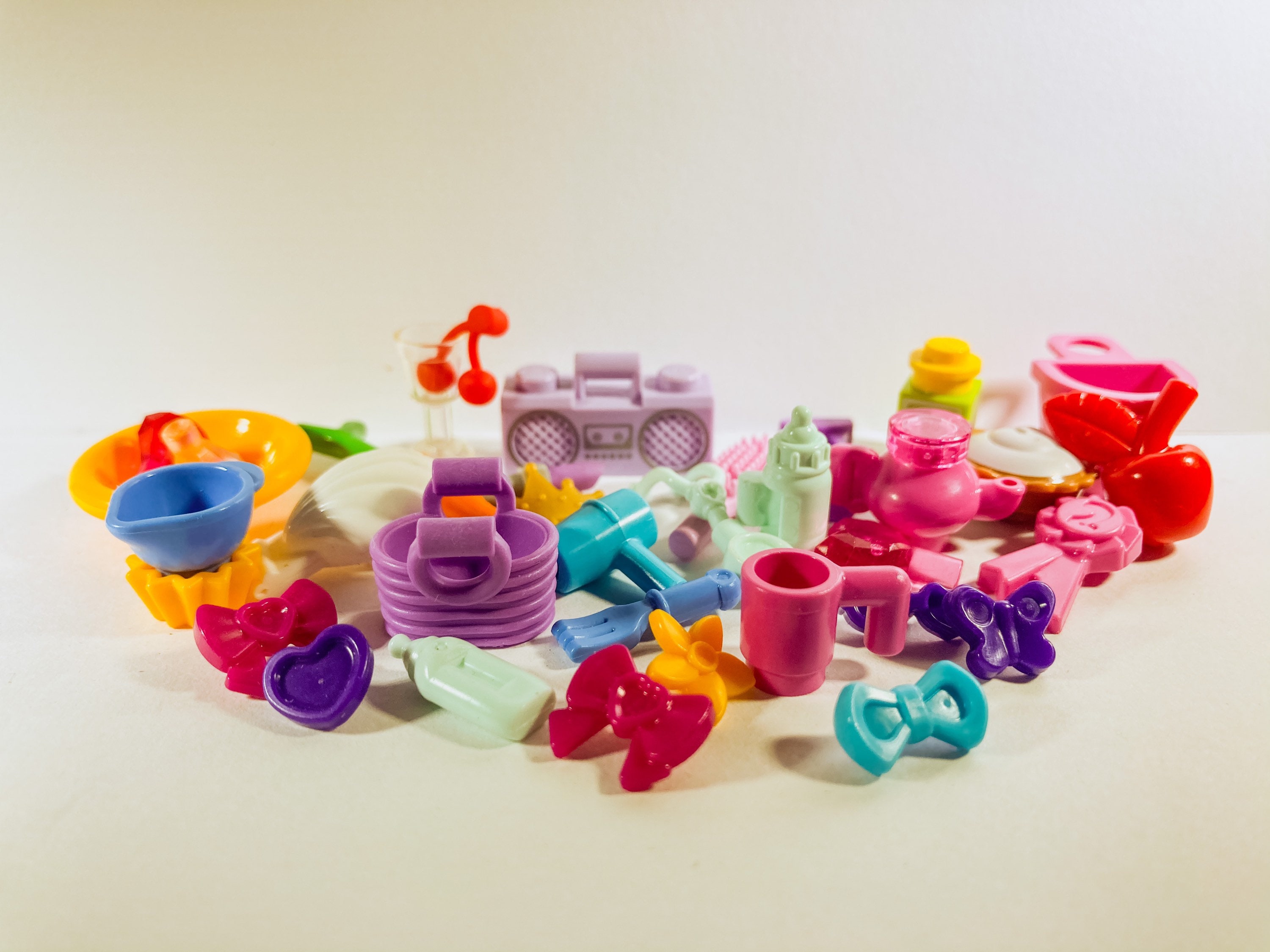 Friends Minifigure Accessories food Tools Pack of 60 Genuine