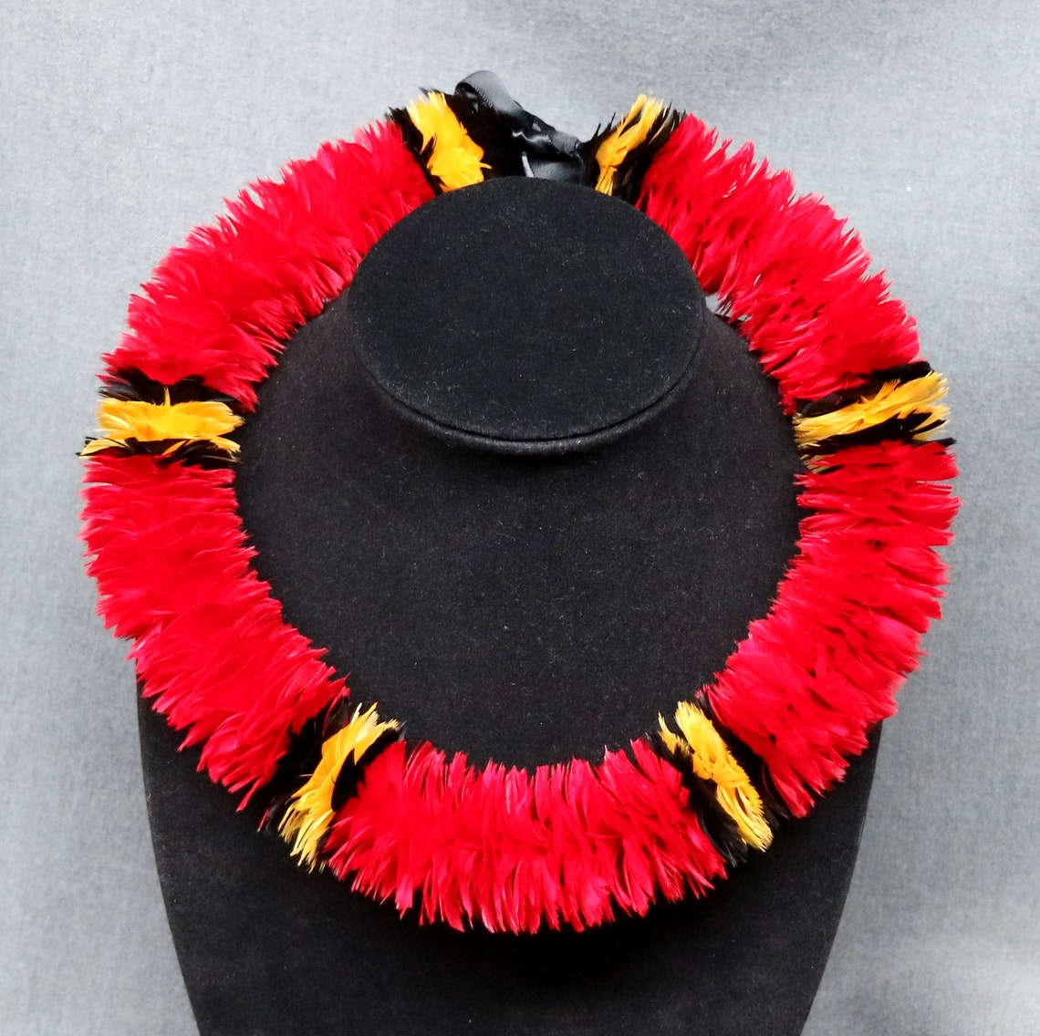 Hawaiian Feather Handmade Hand Tied Lei Wilipoepoe Lei Hulu Etsy