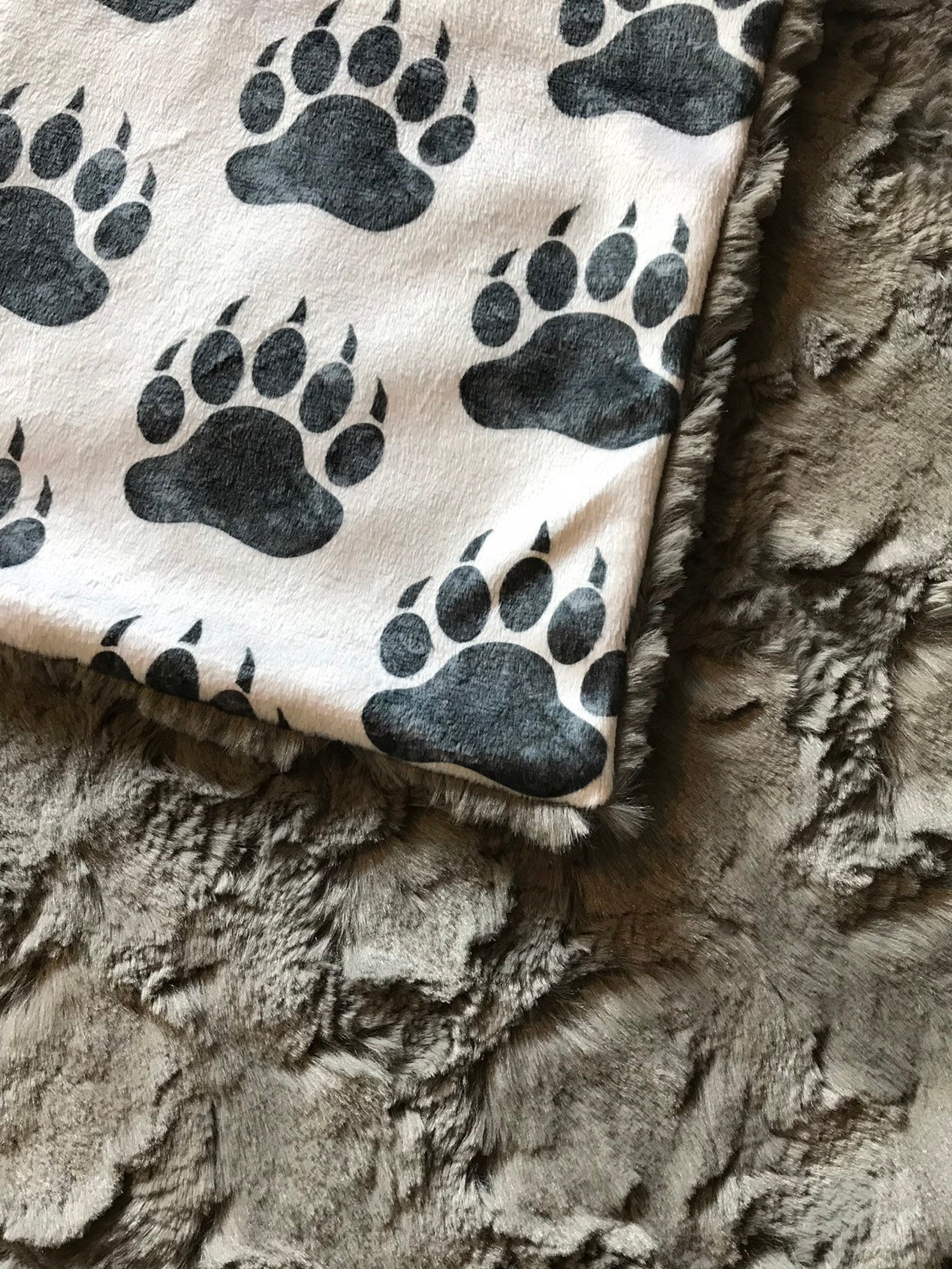 Bear paw blanket / Baby bear blanket / Paw print blanket / Etsy