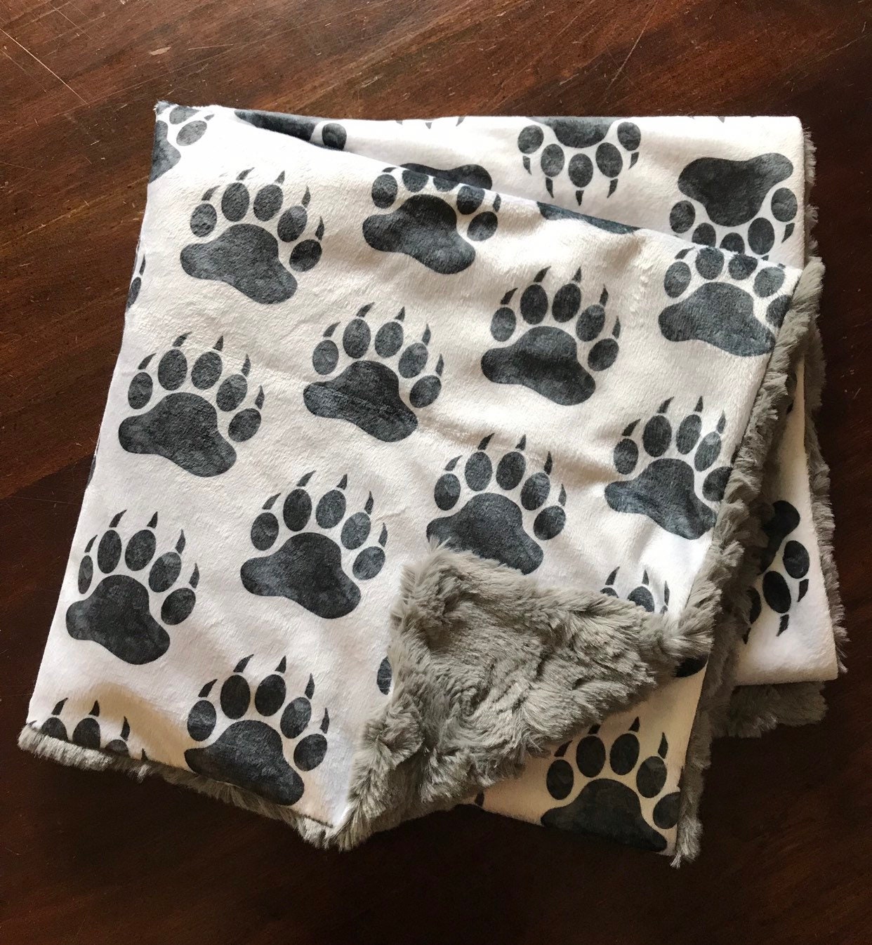 Bear paw blanket / Baby bear blanket / Paw print blanket / Etsy