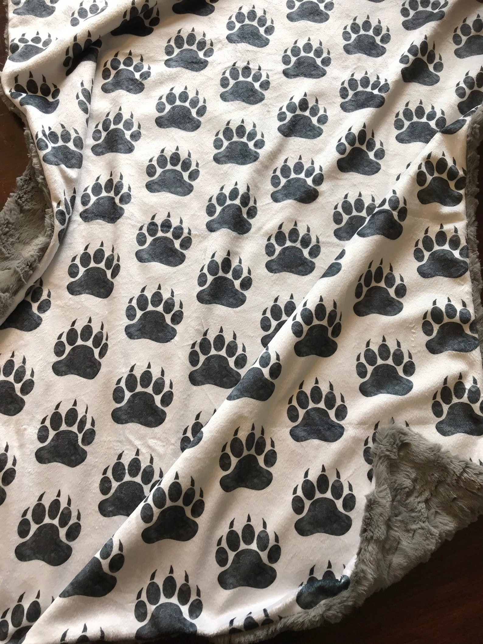 Bear paw blanket / Baby bear blanket / Paw print blanket / Etsy