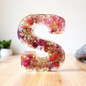 Letra de resina LED personalizada / Flores secas reales / Recuerdo floral personalizado / Regalo para ella, Decoración con nombre de bebé, Carta conmemorativa / Decoración navideña