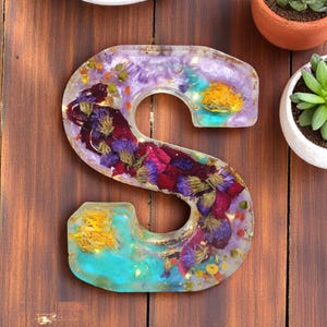 Letra de resina LED personalizada / Flores secas reales / Recuerdo floral personalizado / Regalo para ella, Decoración con nombre de bebé, Carta conmemorativa / Decoración navideña
