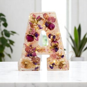 Letra de resina LED personalizada / Flores secas reales / Recuerdo floral personalizado / Regalo para ella, Decoración con nombre de bebé, Carta conmemorativa / Decoración navideña