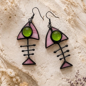 Pendientes de espina de pescado, joyería de cristal costera, pendientes colgantes de vidrieras, regalo playero para ella, regalo para amantes del océano