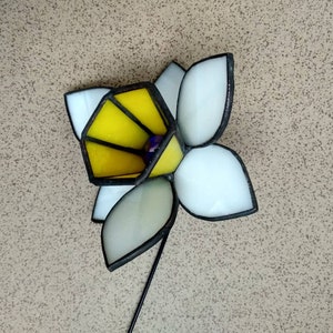 Stained glass flower Daffodil gift Garden decor Birth month flowers 3d stained glass Everlasting flowers image 8