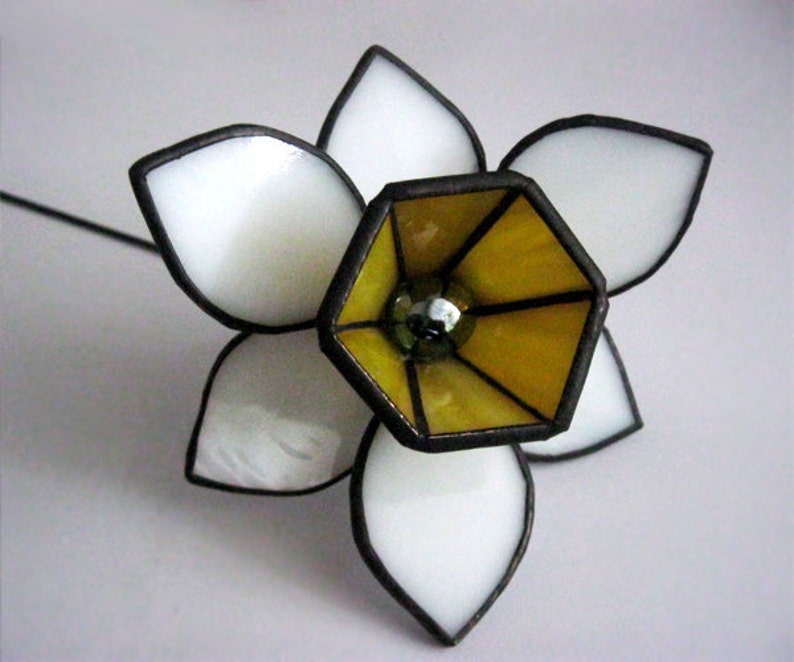 Stained glass flower Daffodil gift Garden decor Birth month flowers 3d stained glass Everlasting flowers image 3