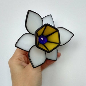 Stained glass flower Daffodil gift Garden decor Birth month flowers 3d stained glass Everlasting flowers image 6