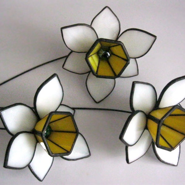 Stained glass flower Daffodil gift Garden decor Birth month flowers 3d stained glass Everlasting flowers