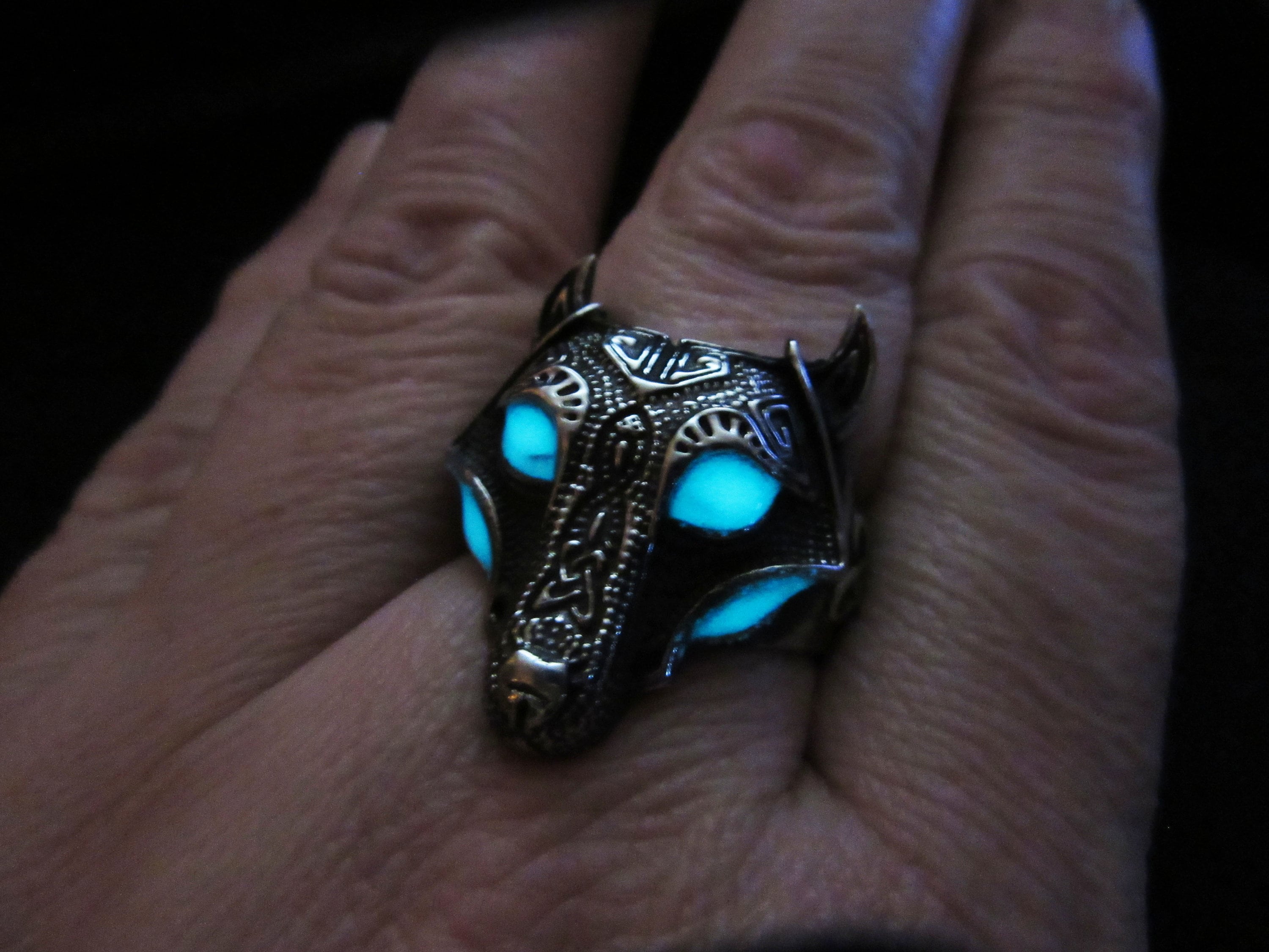 Anillo de lobo Anillo de hombre Brilla en la oscuridad Etsy Espana