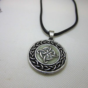 Men's Celtic Lucky Knot Silver Necklace Glow in the Dark. - Etsy