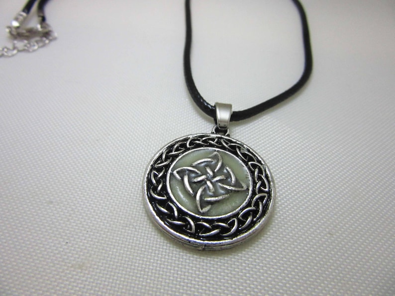 Men's Celtic Lucky Knot Silver Necklace Glow in the Dark. - Etsy