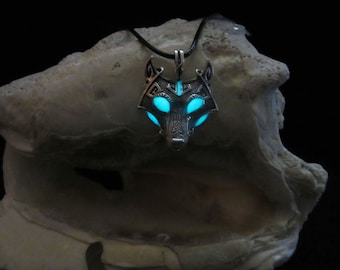 Wolf  Pendant / /Glow in the dark