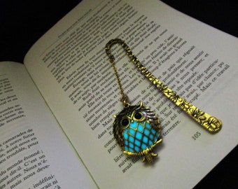 Gold bookmark// Magnifying Glass Pendant //glow in the dark