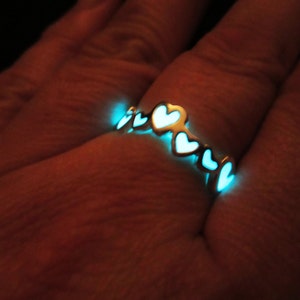 Hearts ring glow in the dark