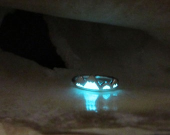 Toe ring glow in the dark//  silver plated