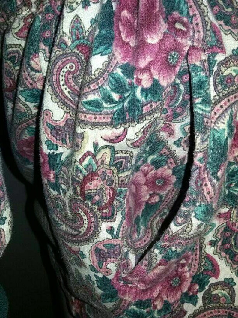 Lady Foot Locker Size Medium Pink Cardigan Long Sweater Vintage Paisley Sweater Color Green