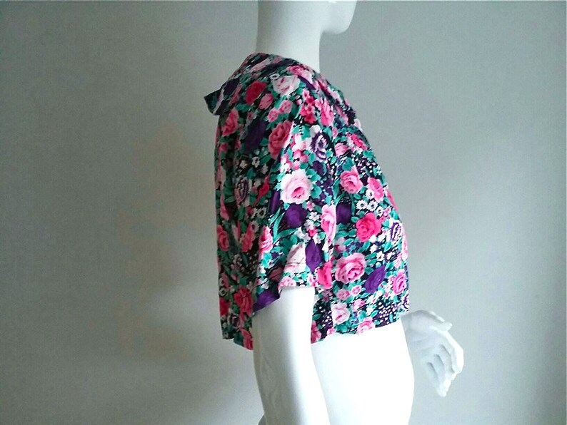 Purple Color Pink Green Vintage crop top Size Small Vintage Floral Crop Top Short Sleeve shirt