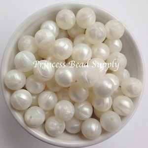 White pearl beads wholesale shop