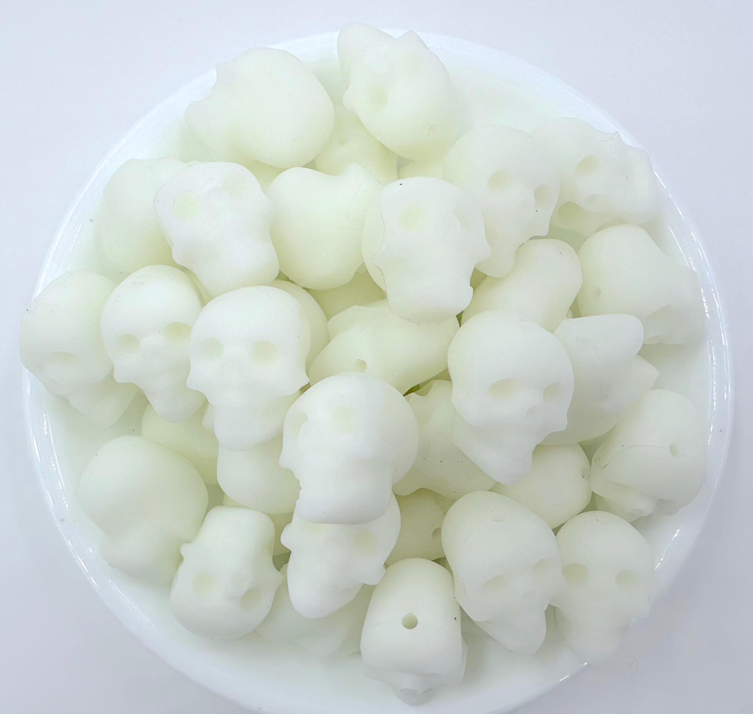 20mm Glow In The Dark Skull Silicone Focal Beads