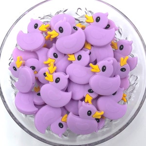 Cuentas focales de silicona de pato morado