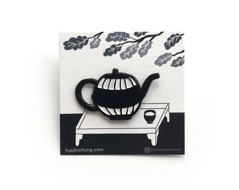 Teapot4 Enamel Pin